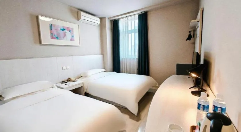 Bed in Jinjiang Inn Shenyang North Station