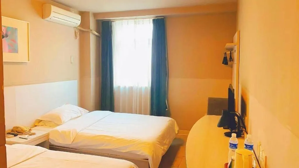 Bed in Jinjiang Inn Shenyang North Station