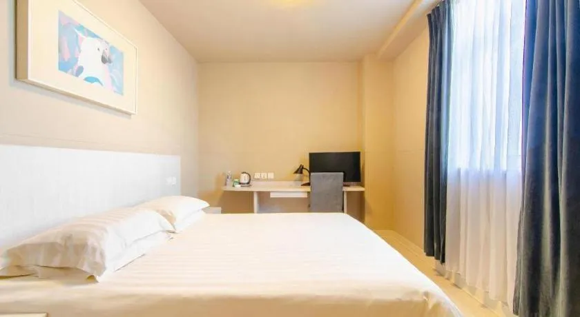 Bed in Jinjiang Inn Shenyang North Station