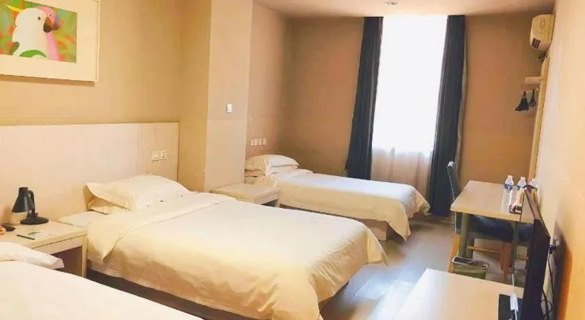 Bed in Jinjiang Inn Shenyang North Station