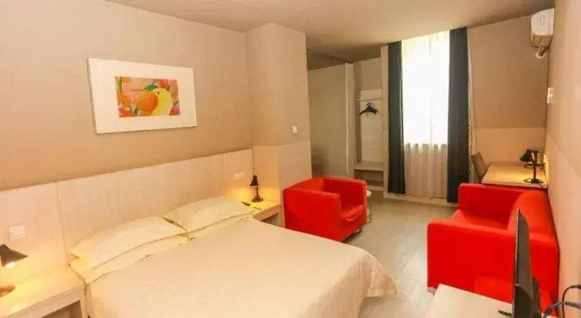 Bed in Jinjiang Inn Shenyang North Station Bed in Jinjiang Inn Shenyang North Station