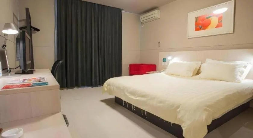 Bed in Jinjiang Inn Shenyang North Station