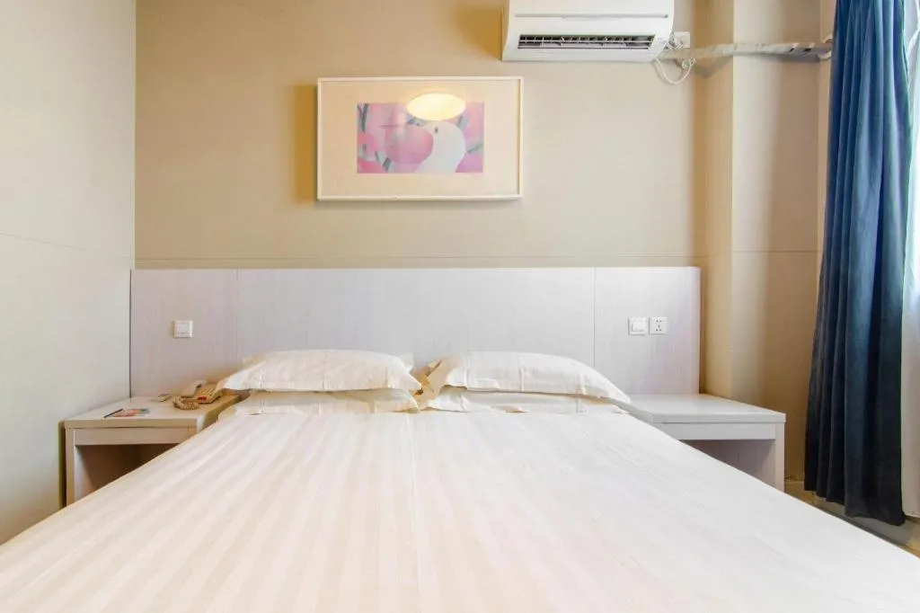 Bed in Jinjiang Inn Shenyang North Station
