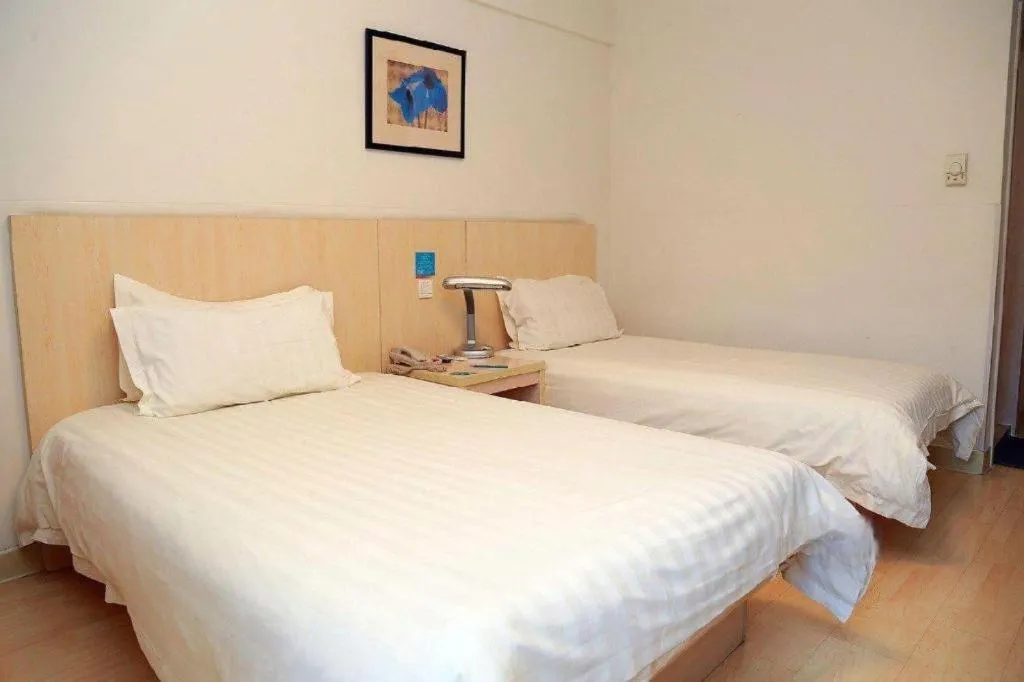 Bed in Jinjiang Inn Tianjin Zhongshan Road