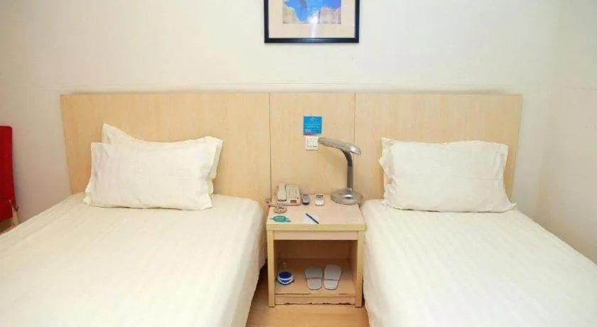 Bed in Jinjiang Inn Tianjin Zhongshan Road