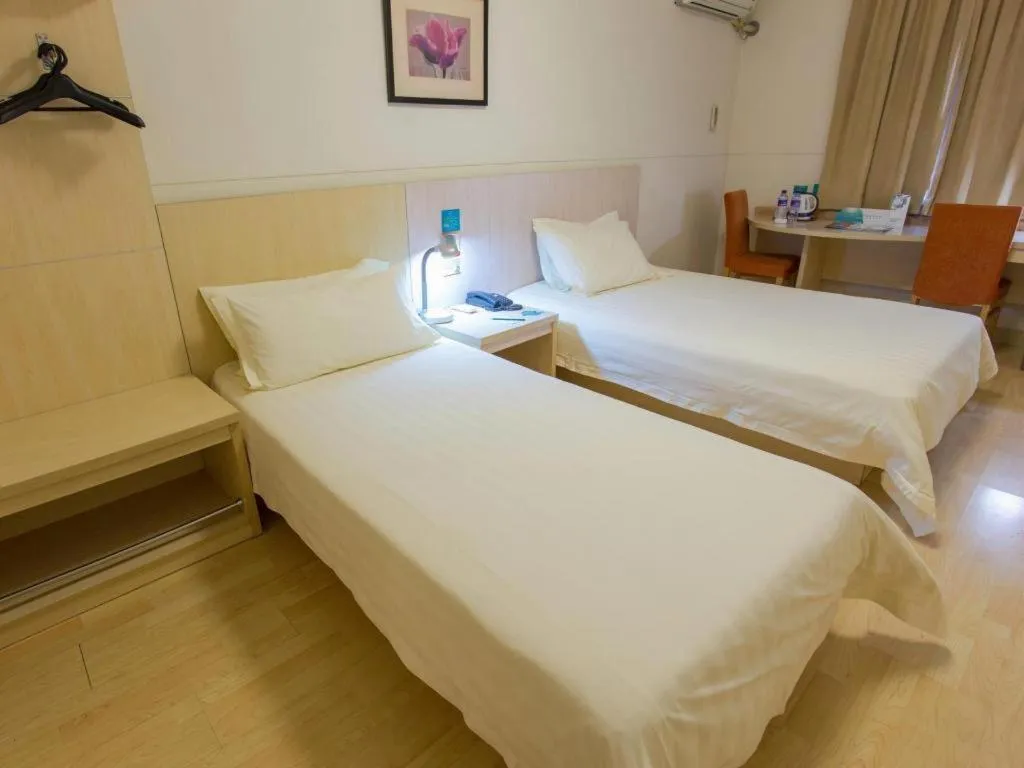Bed in Jinjiang Inn Shenyang Xinggong North Street METRO