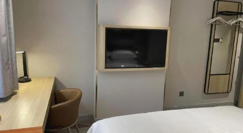 Bed in Jinjiang Inn Wuhan Wansongyuan Food Street Qushui Building