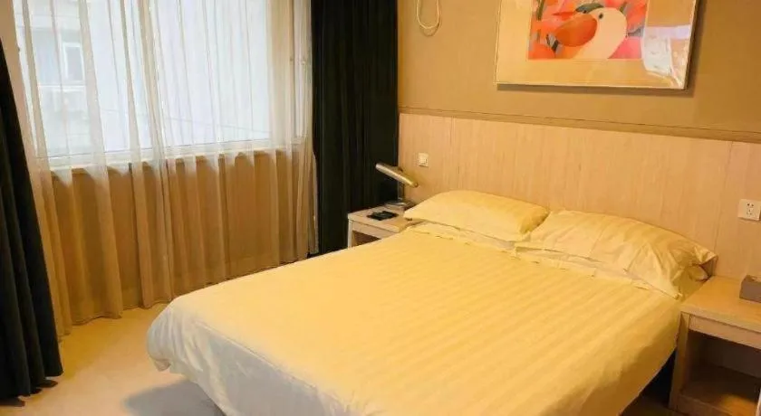 Bed in Jinjiang Inn Wuhan Wansongyuan Food Street Qushui Building