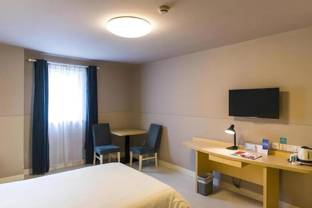 Bed in Jinjiang Inn Wuhan Wansongyuan Food Street Qushui Building