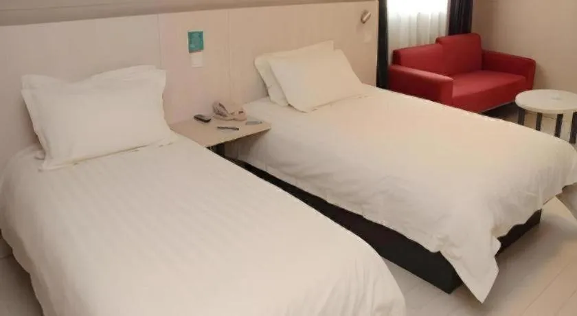 Bed in Jinjiang Inn Nanjing South Railway Station