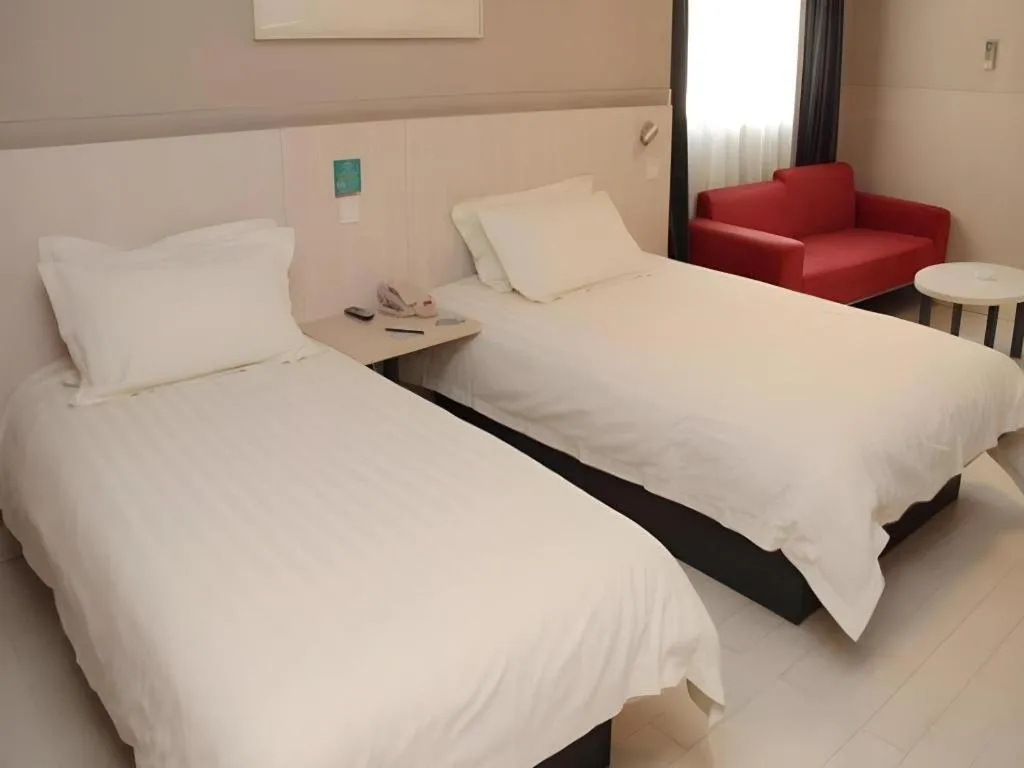 Bed in Jinjiang Inn Nanjing South Railway Station