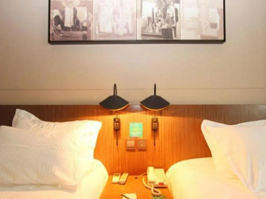 Bed in Jinjiang Inn Select Wuhan Xinhua Road Xiehe Hospital