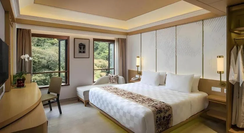 Bed in Padma Hotel Bandung