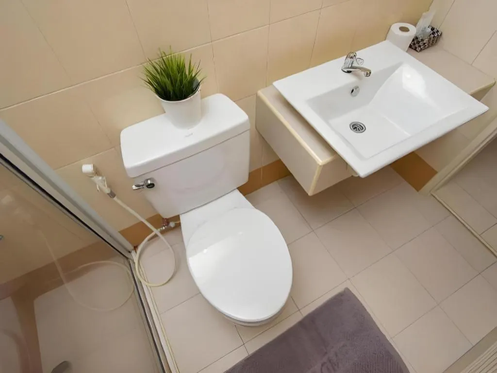 Nana Chat Bangsaen Hotel