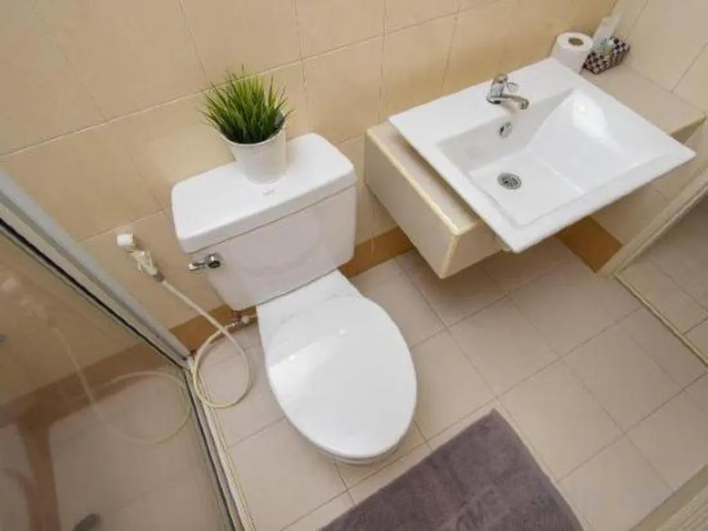 Nana Chat Bangsaen Hotel