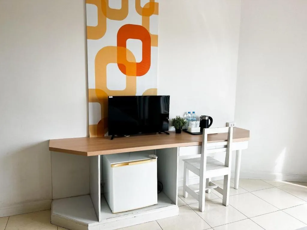 Nana Chat Bangsaen Hotel