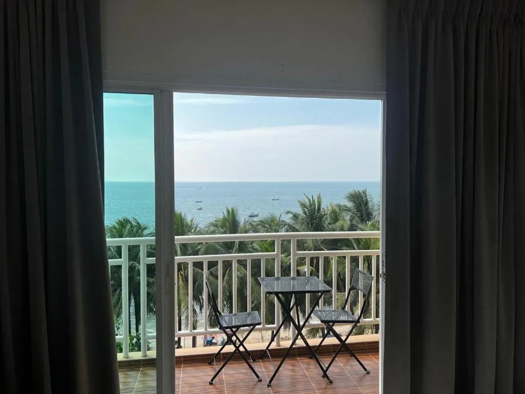 Nana Chat Bangsaen Hotel