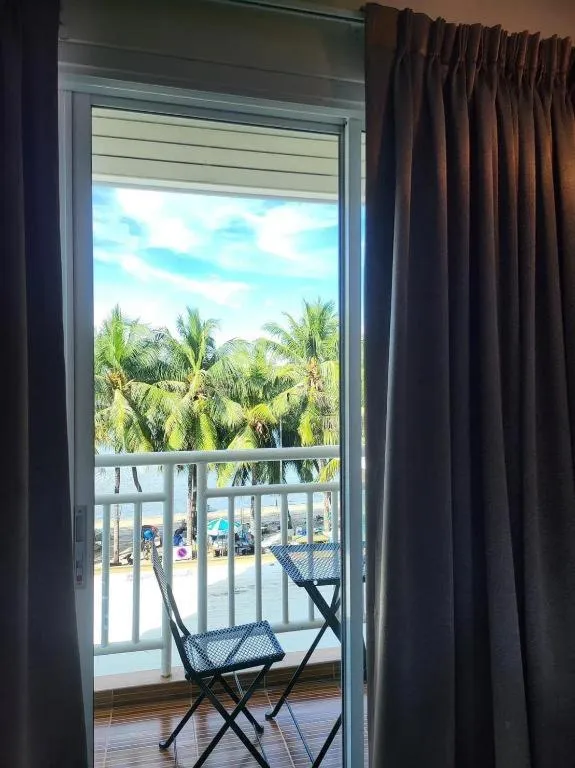 Nana Chat Bangsaen Hotel