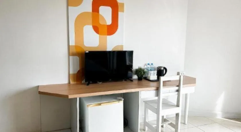 Nana Chat Bangsaen Hotel