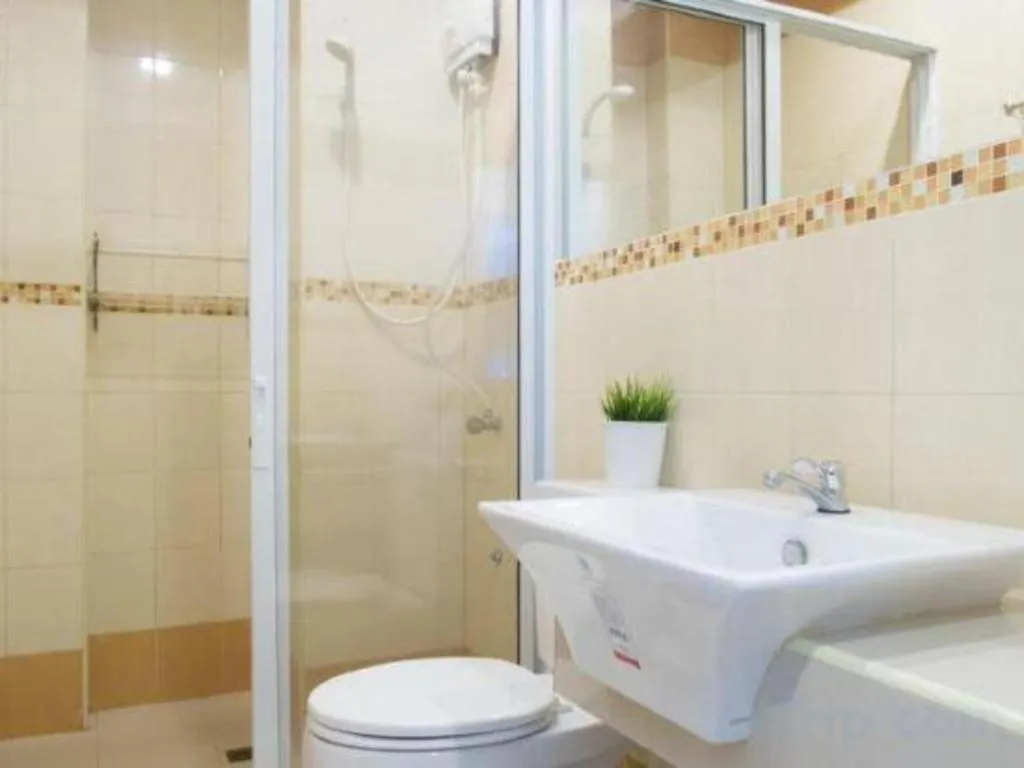 Nana Chat Bangsaen Hotel