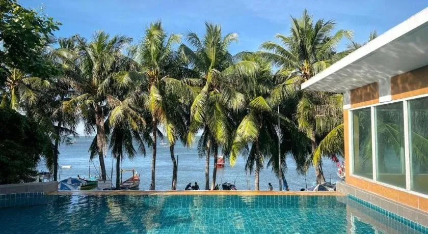 Nana Chat Bangsaen Hotel