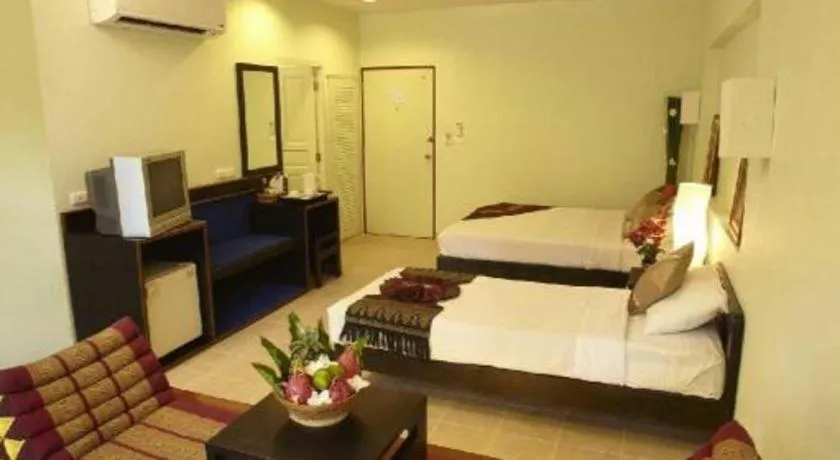 Bed in River Kwai Village Hotel