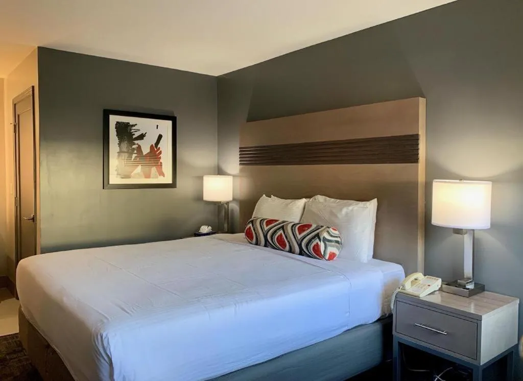 Bed in Pacific Motor Inn