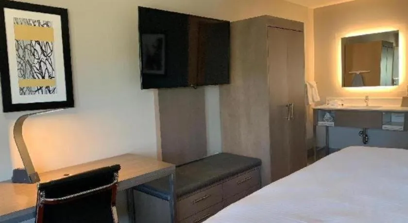 Bed in Pacific Motor Inn