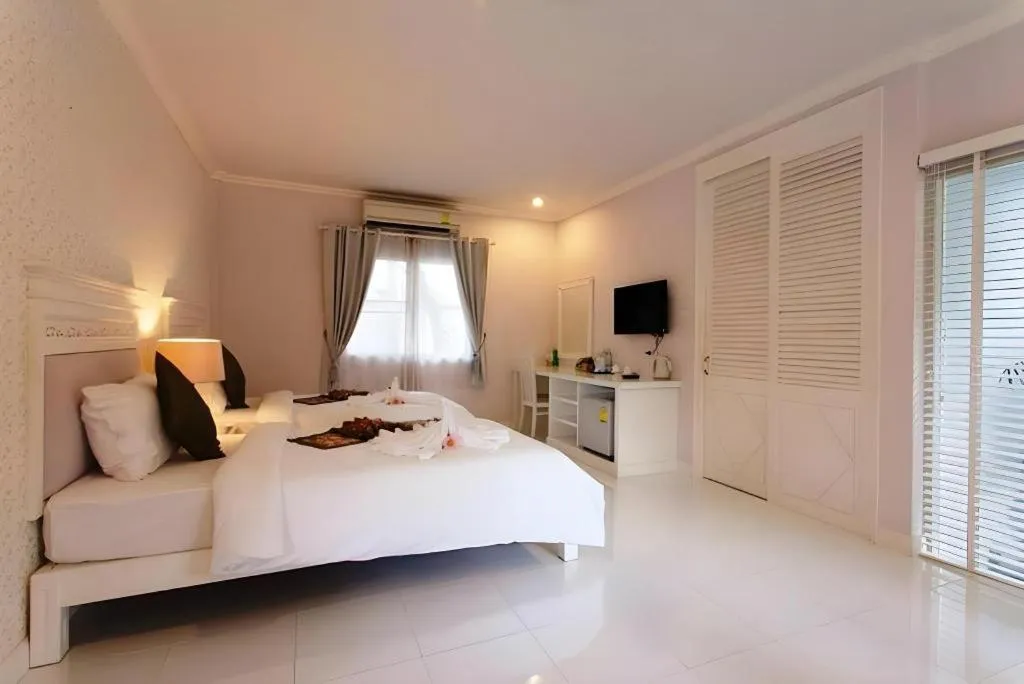 Bed in Amarin Resort