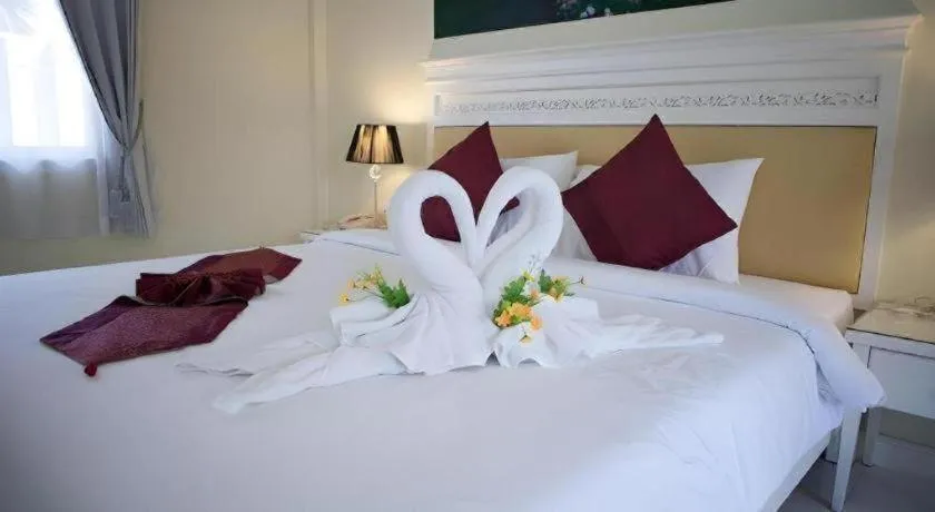 Bed in Amarin Resort