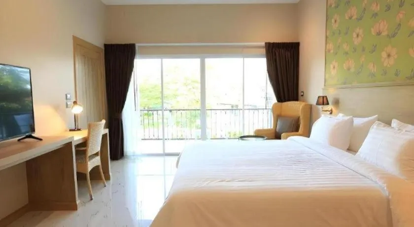 Bed in Amarin Resort