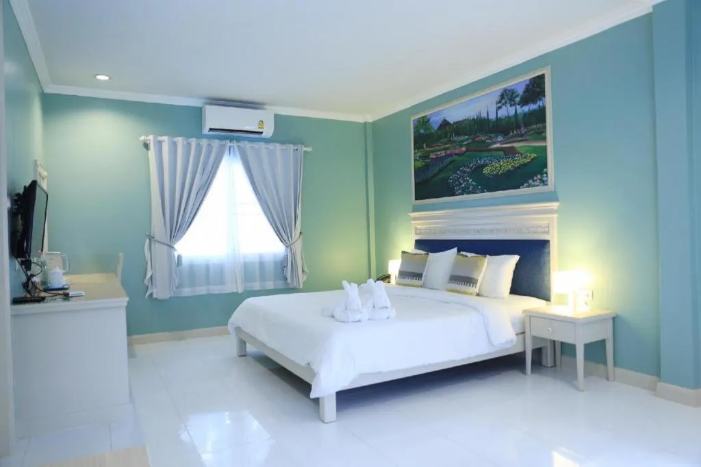 Bed in Amarin Resort