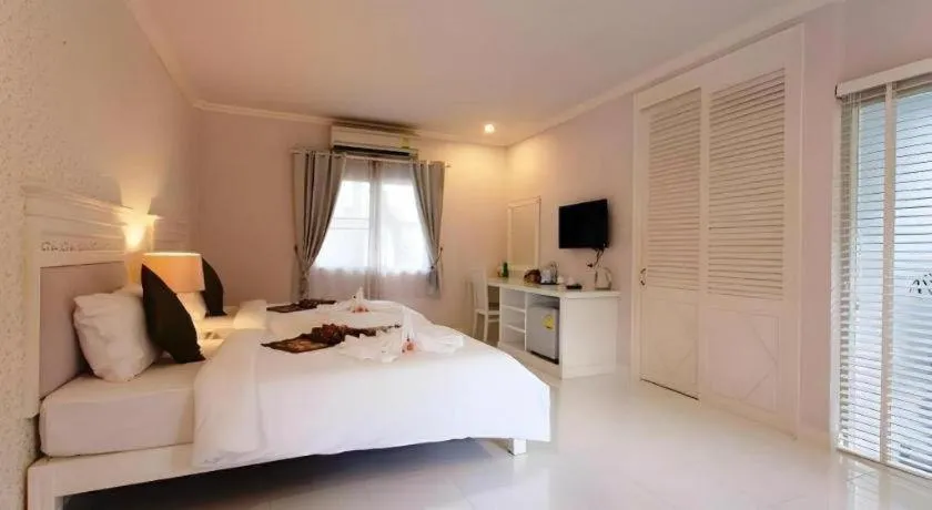 Bed in Amarin Resort