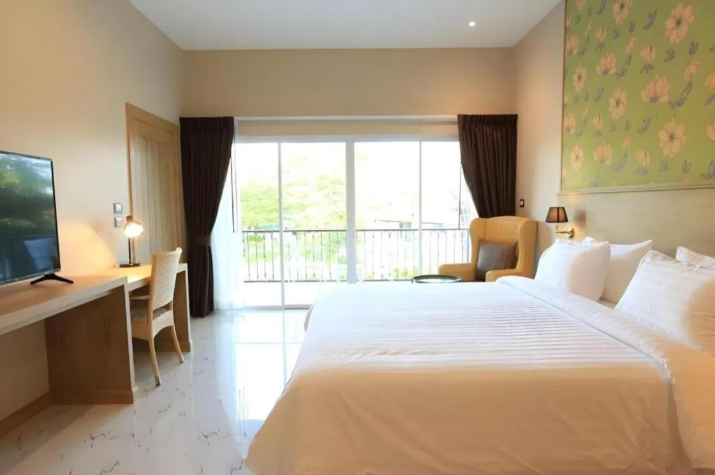 Bed in Amarin Resort