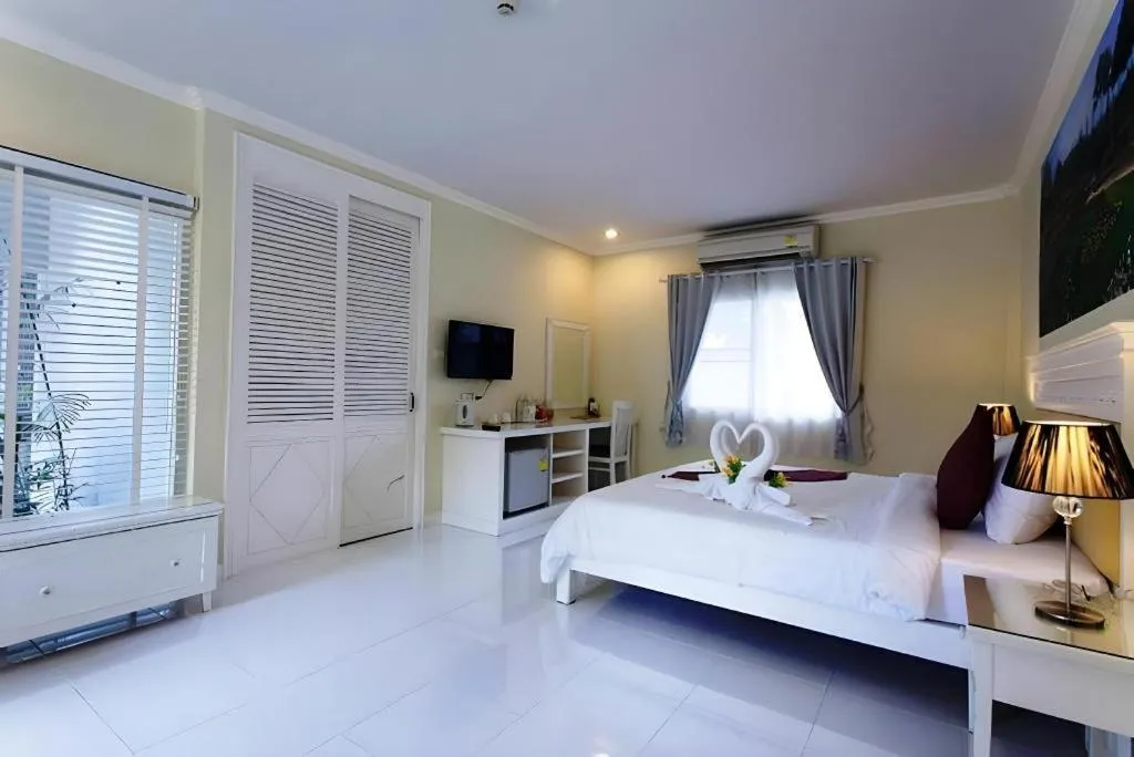 Bed in Amarin Resort