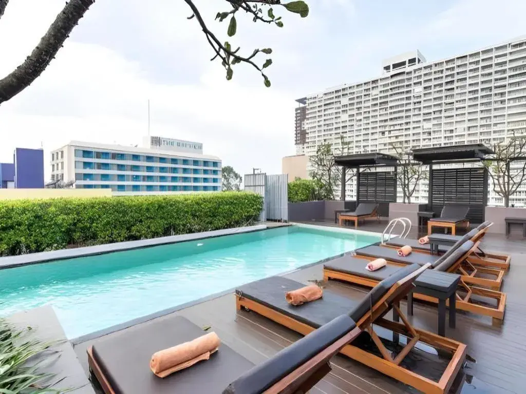 Page 10 Hotel Page 10 Hotel