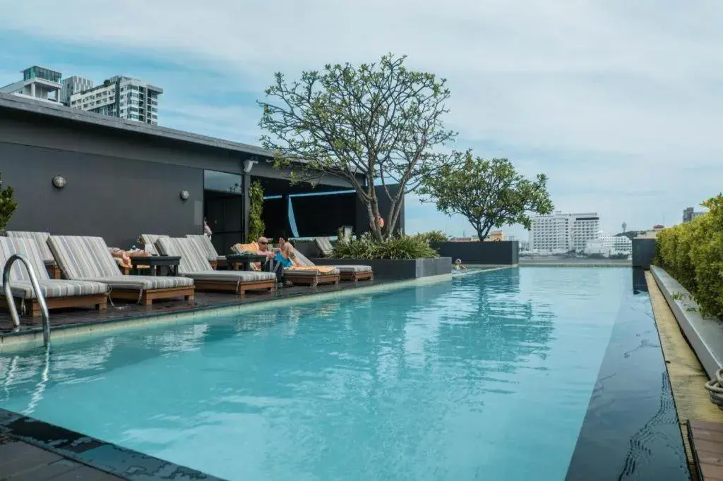 Page 10 Hotel Page 10 Hotel