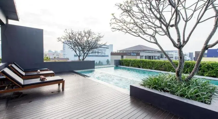 Page 10 Hotel Page 10 Hotel