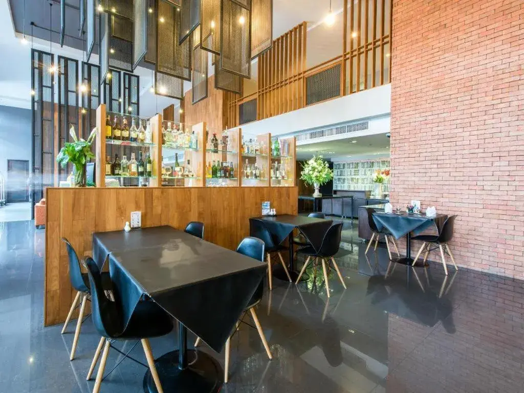 Page 10 Hotel Page 10 Hotel