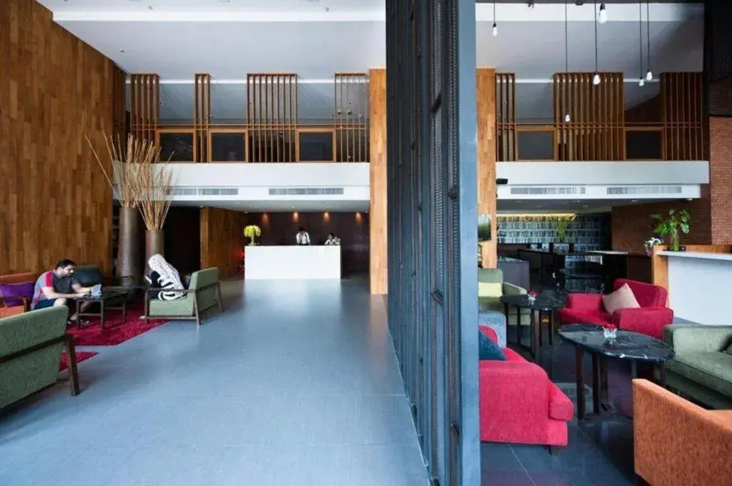 Page 10 Hotel Page 10 Hotel