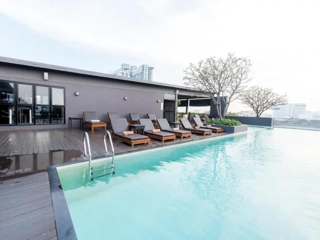 Page 10 Hotel Page 10 Hotel