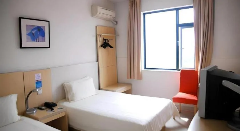 Bed in Jinjiang Inn Shaoxing Shengli West Road Luxun Hometown