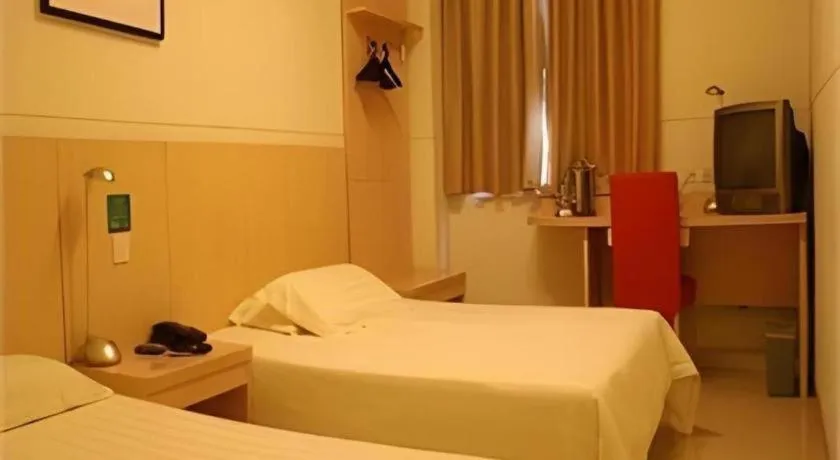 Bed in Jinjiang Inn Shaoxing Shengli West Road Luxun Hometown