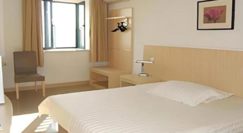 Bed in Jinjiang Inn Shaoxing Shengli West Road Luxun Hometown