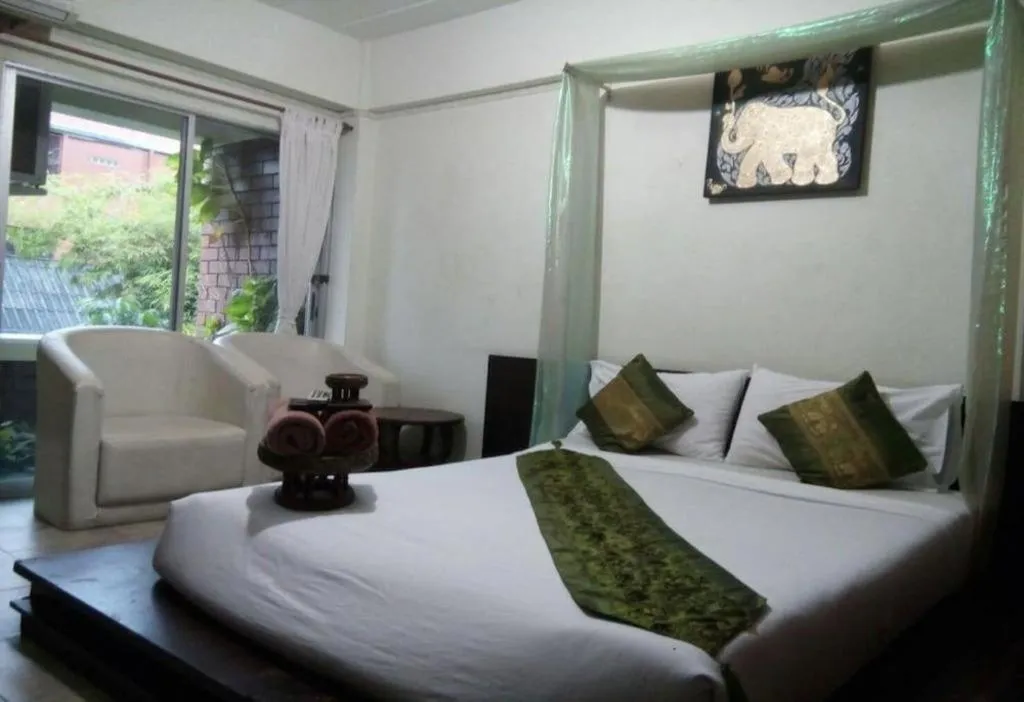 Bed in Baan Pim