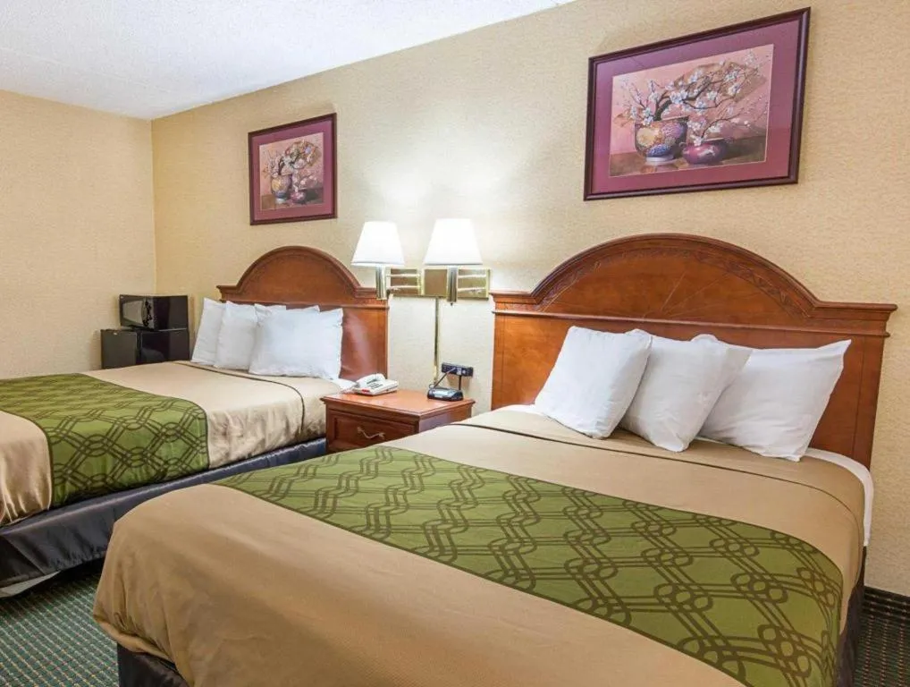 Bed in Econo Lodge Near Quantico Marine Base