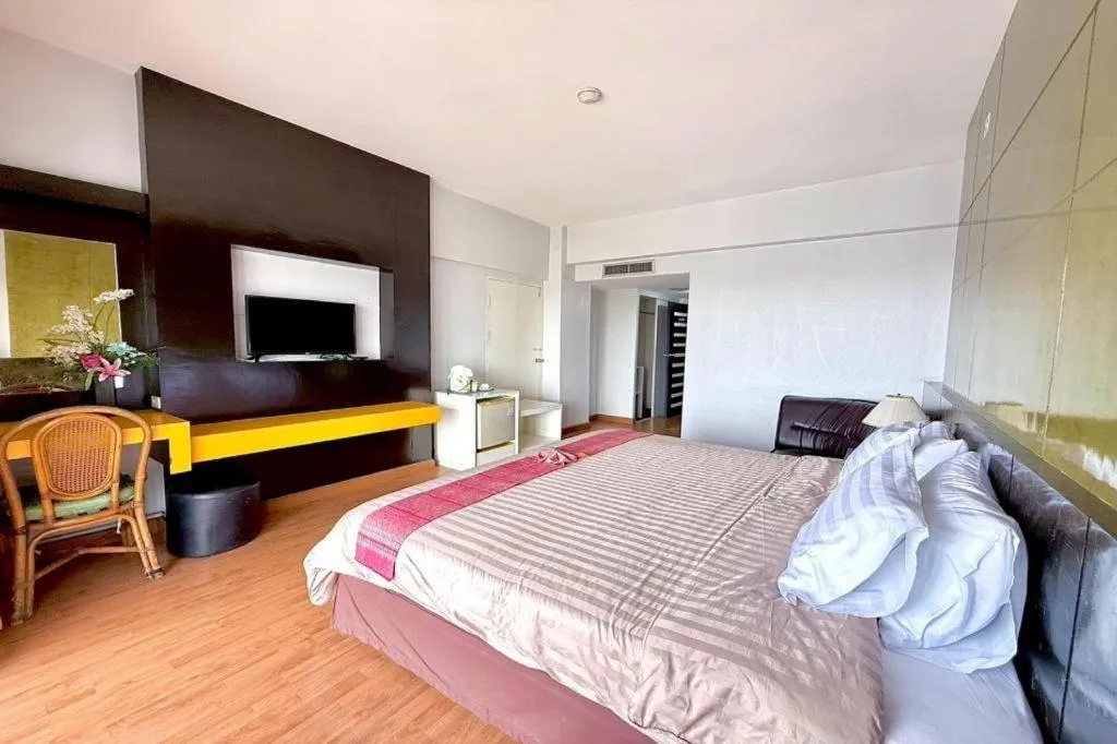 Bed in Pailyn Phitsanulok Hotel