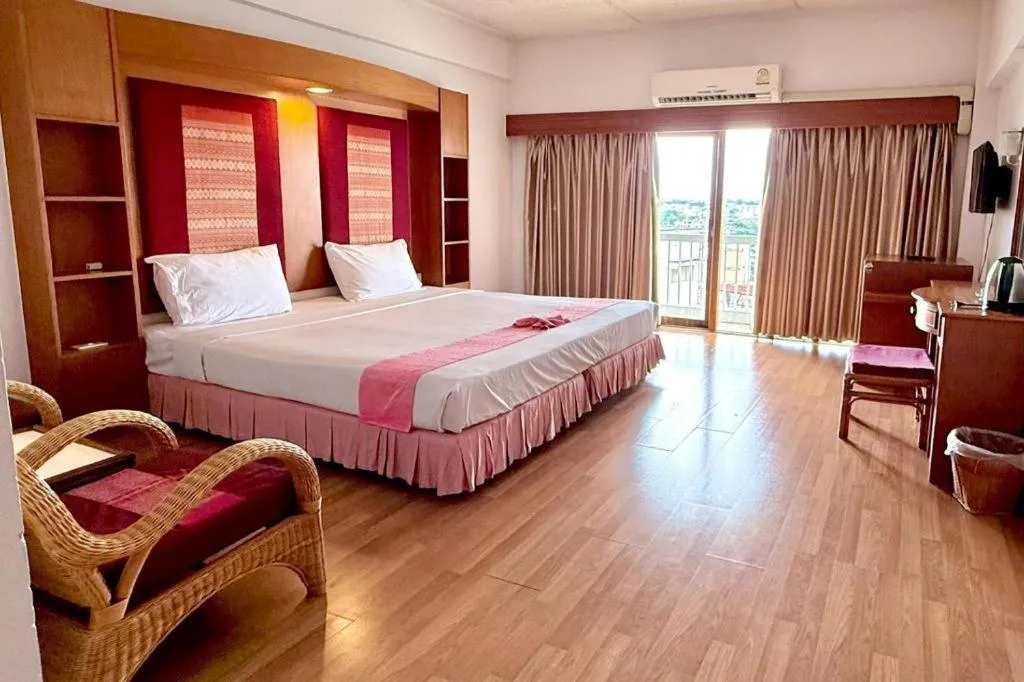 Bed in Pailyn Phitsanulok Hotel