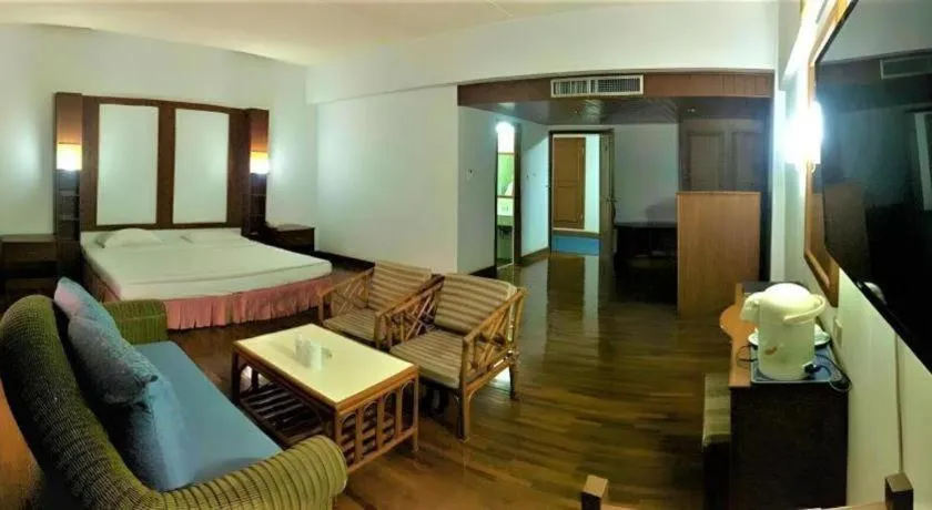 Bed in Pailyn Phitsanulok Hotel