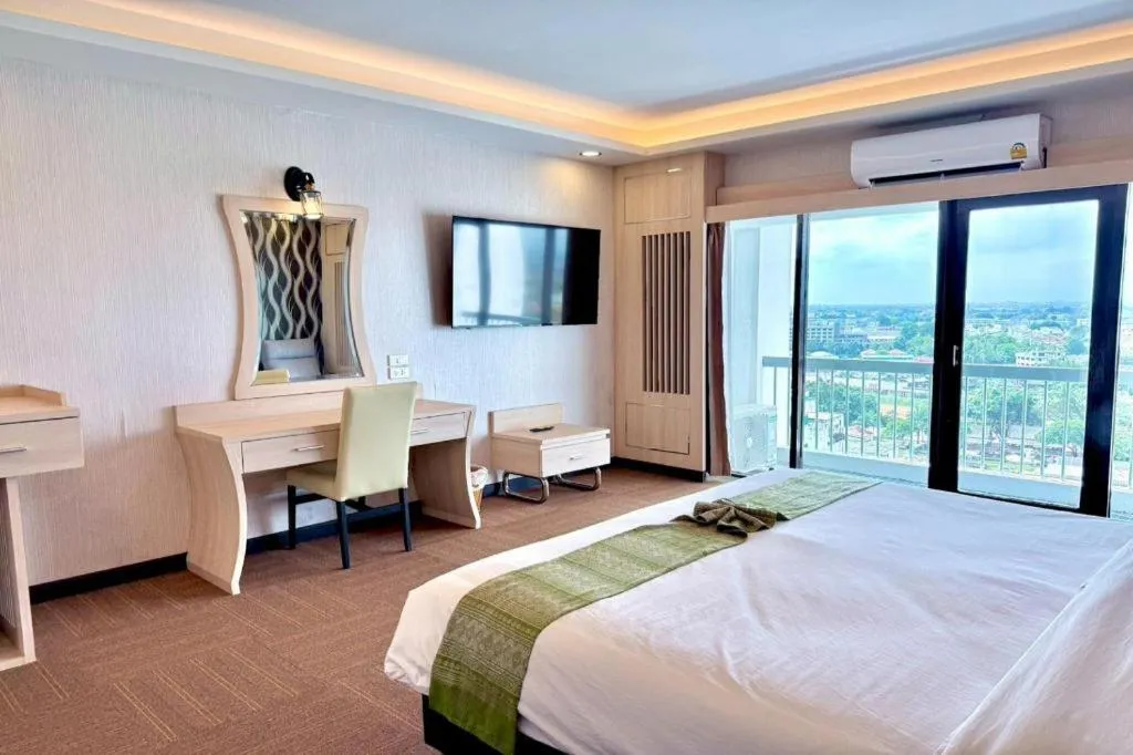 Bed in Pailyn Phitsanulok Hotel